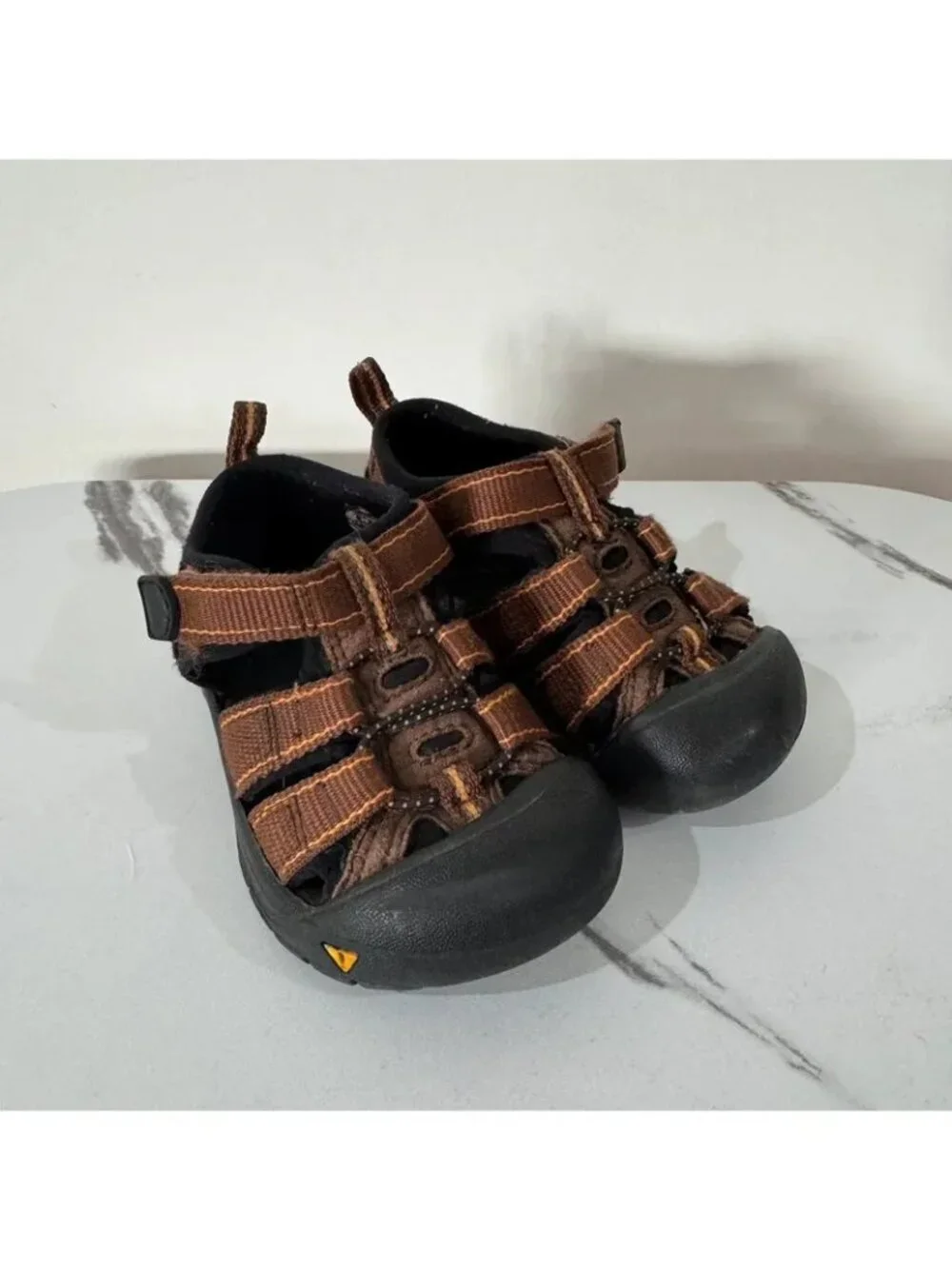 Keen Dark Brown Open Side Fabric Sandals 6